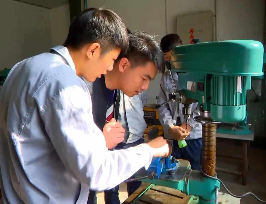 平羅縣職業(yè)教育中心2021年招生簡章 機械電氣設(shè)備銷售專業(yè)